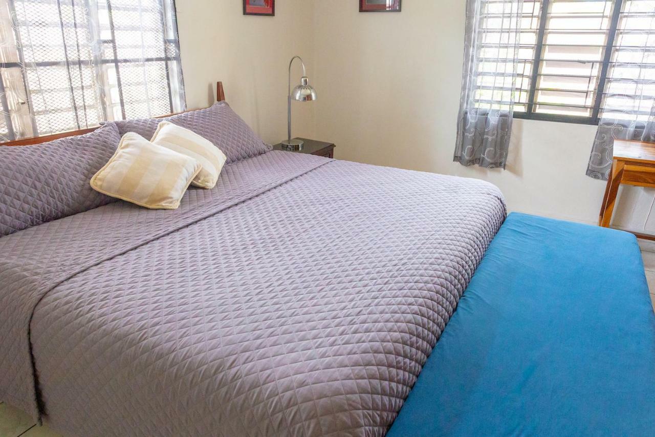 2 Bedroom On Private Estate Kingston Exterior photo